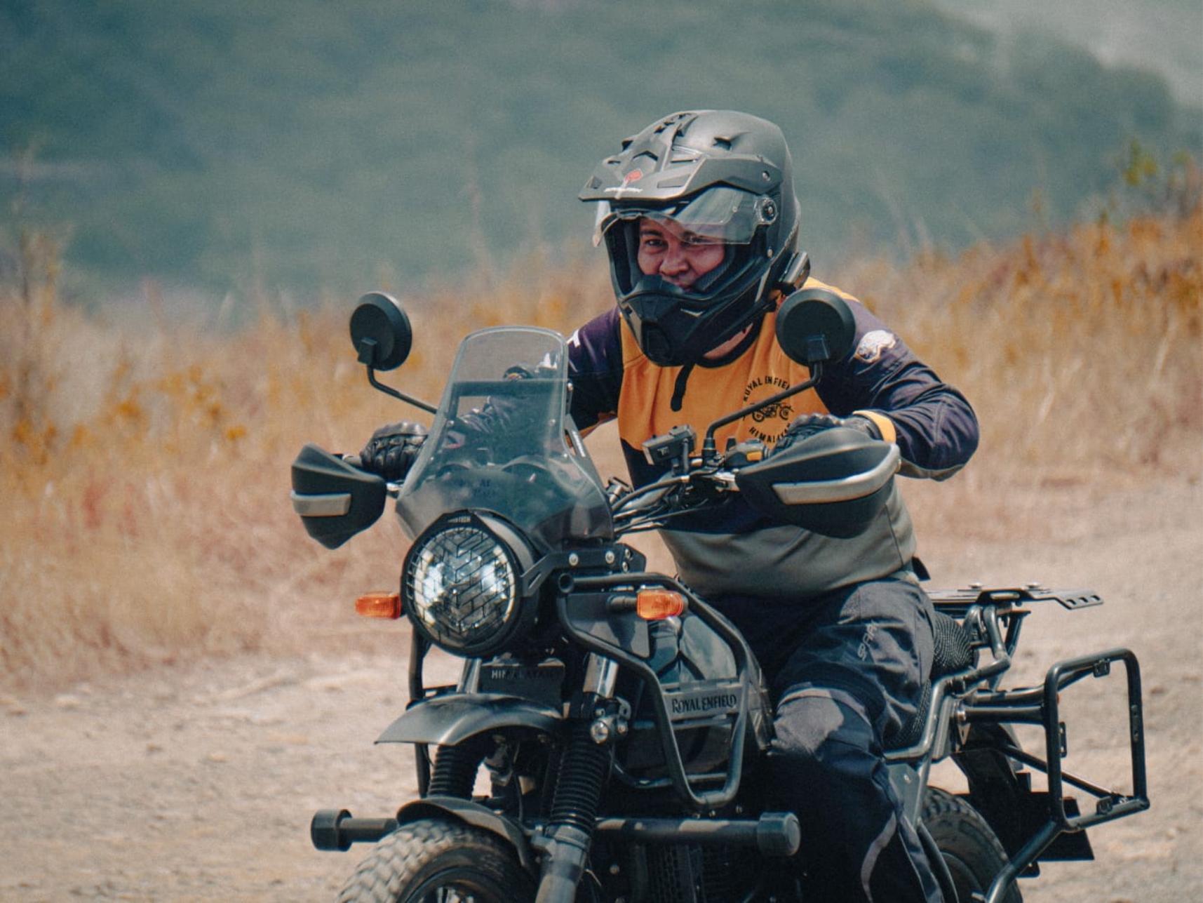 José en su moto